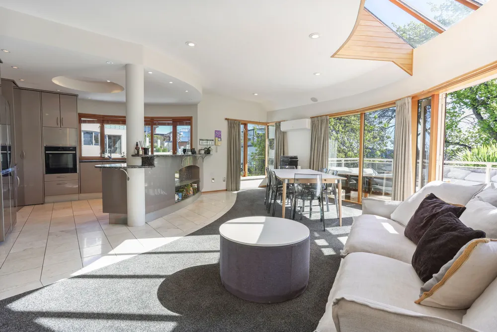 Photos of 32 Dyers Pass Road