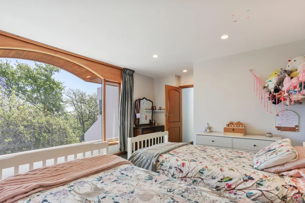 Photos of 32 Dyers Pass Road