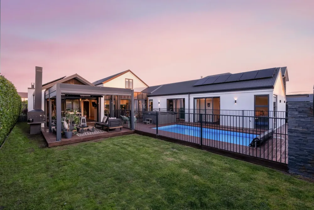 Photos of 41 Waterstock Way