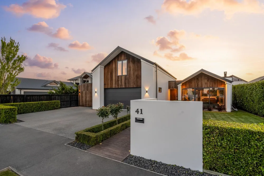 Photos of 41 Waterstock Way