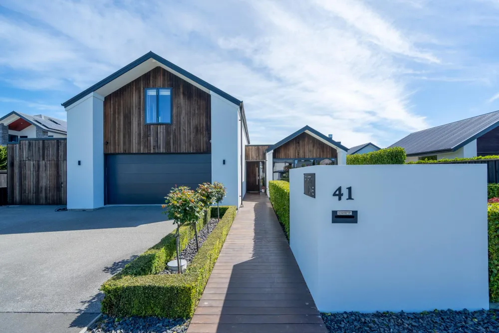 Photos of 41 Waterstock Way