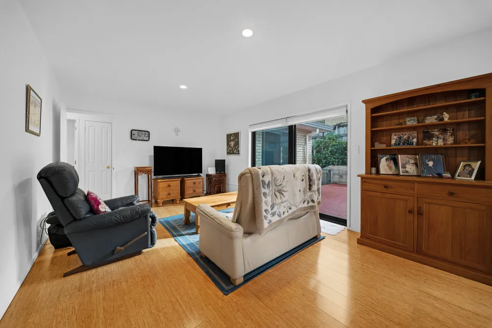 Photos of 1/19 Howe Street
