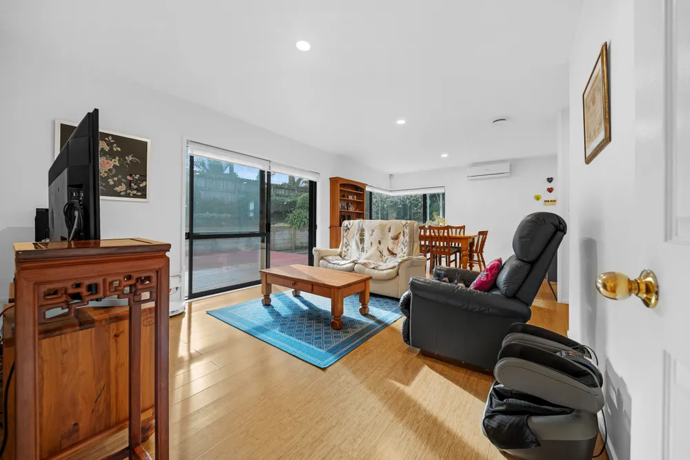 Photos of 1/19 Howe Street