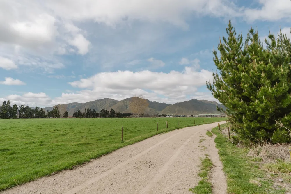 Photos of 60 Whirinaki Road