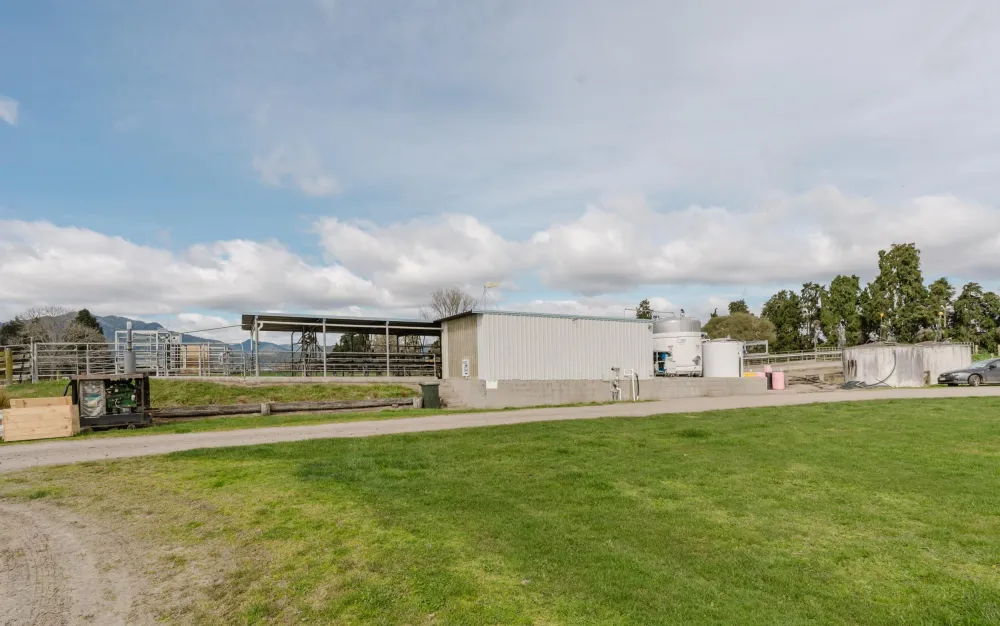 Photos of 60 Whirinaki Road