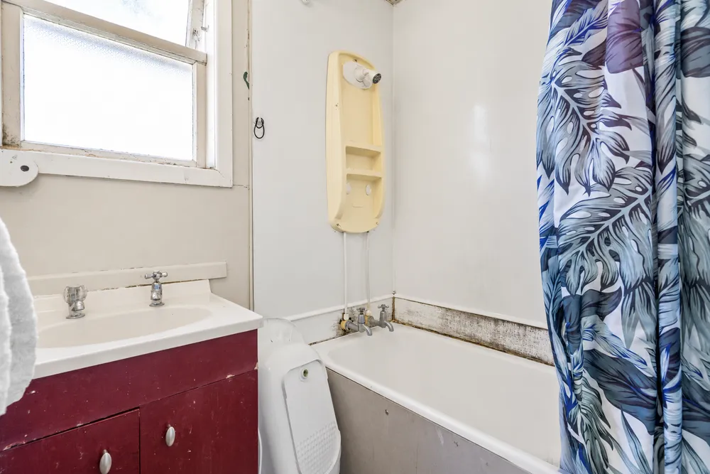 Photos of 13 Perth Street