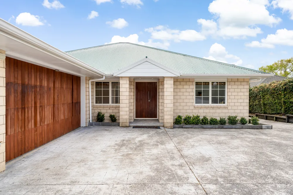 Photos of 22A McLeod Road