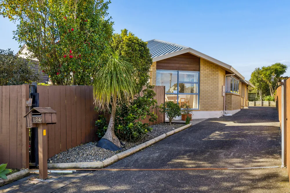 Photos of 134 New Windsor Road