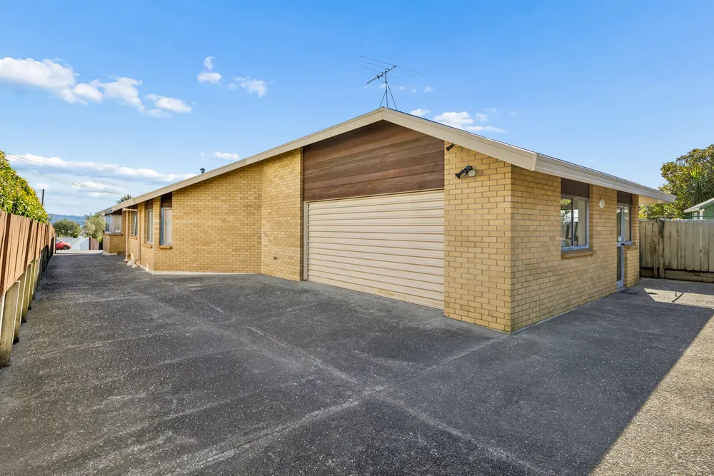 Photos of 134 New Windsor Road