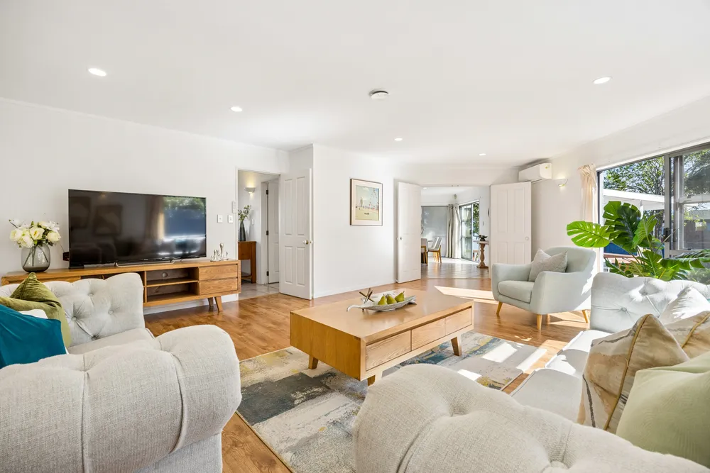 Photos of 134 New Windsor Road