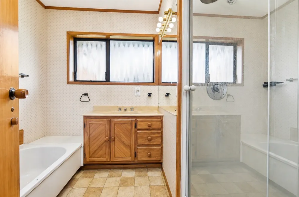 Photos of 179 Norman Lesser Drive
