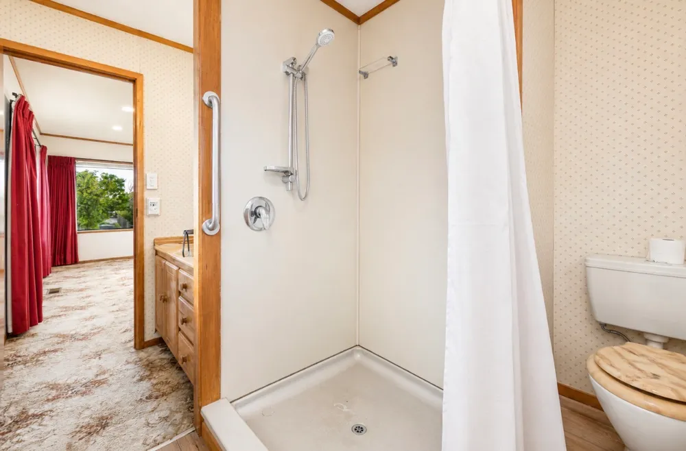 Photos of 179 Norman Lesser Drive