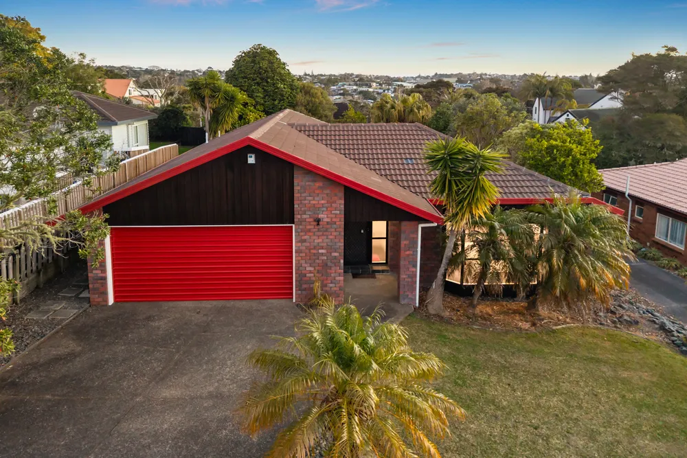 Photos of 24 Chedworth Drive