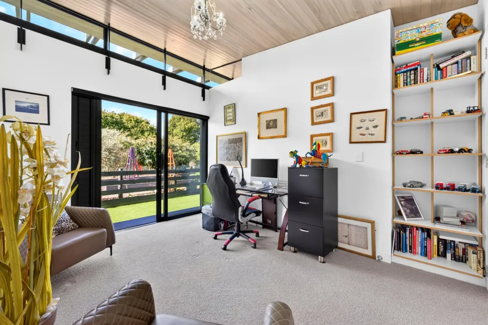 Photos of 47 Hardens Lane