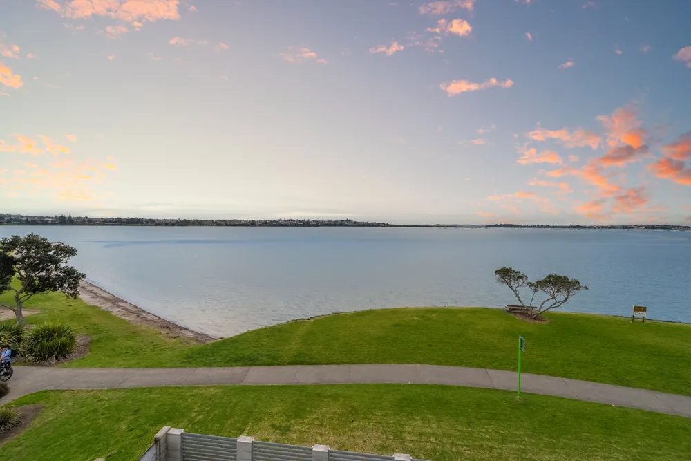 Photos of 2/42 Bramley Drive