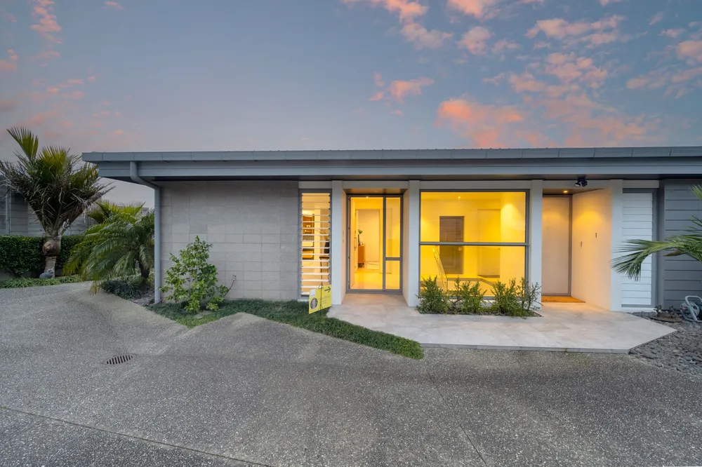Photos of 2/42 Bramley Drive