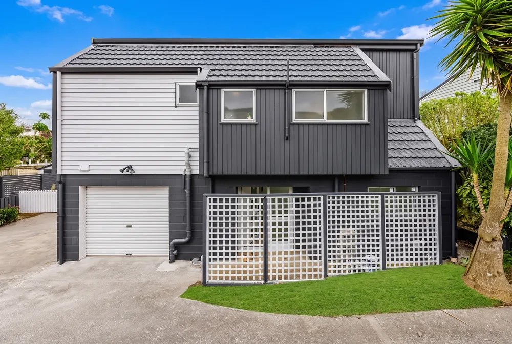 Photos of 1/8 Matiere Road