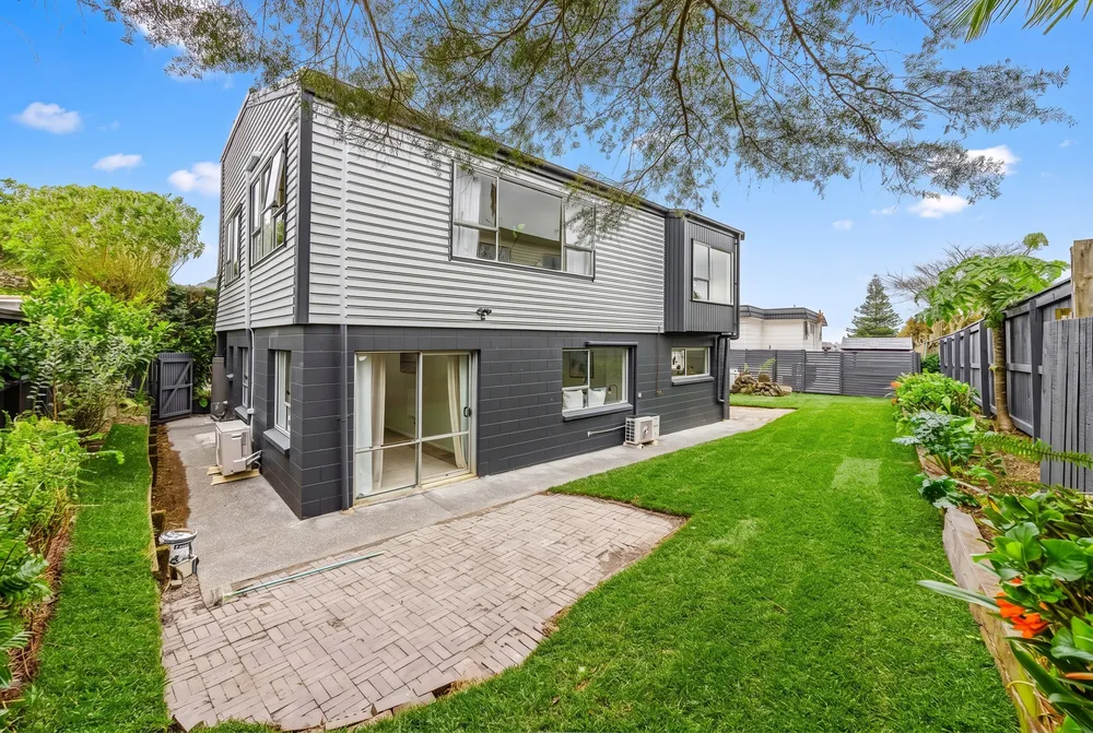 Photos of 1/8 Matiere Road