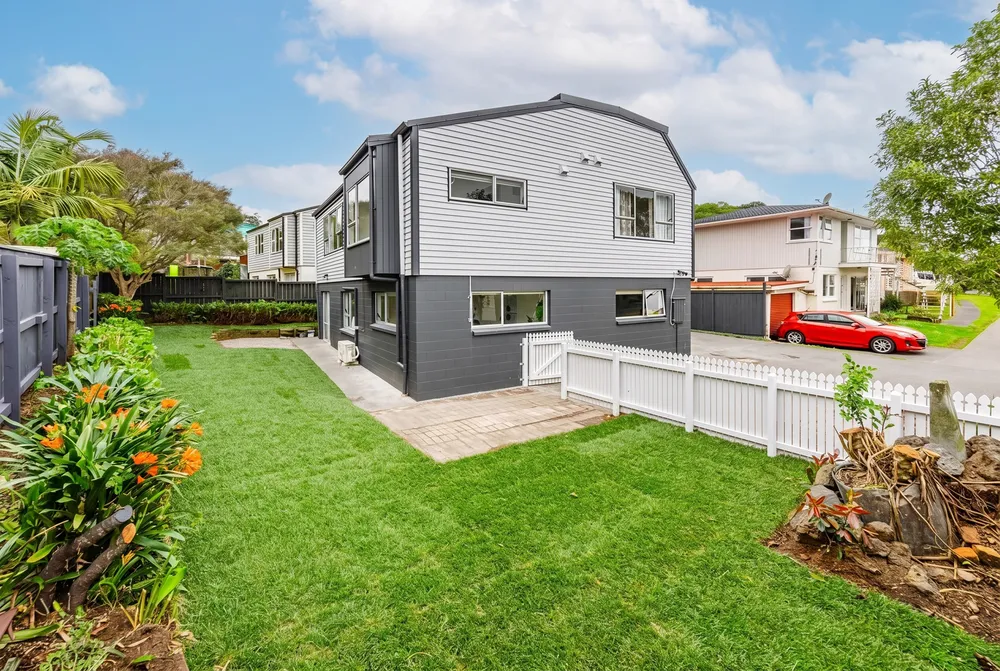 Photos of 1/8 Matiere Road