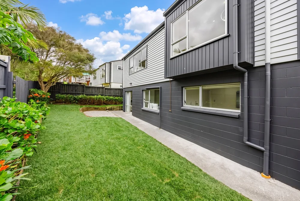 Photos of 1/8 Matiere Road
