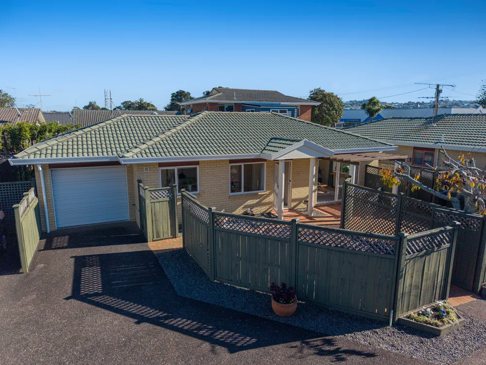 Photos of 2/16 Moenui Avenue