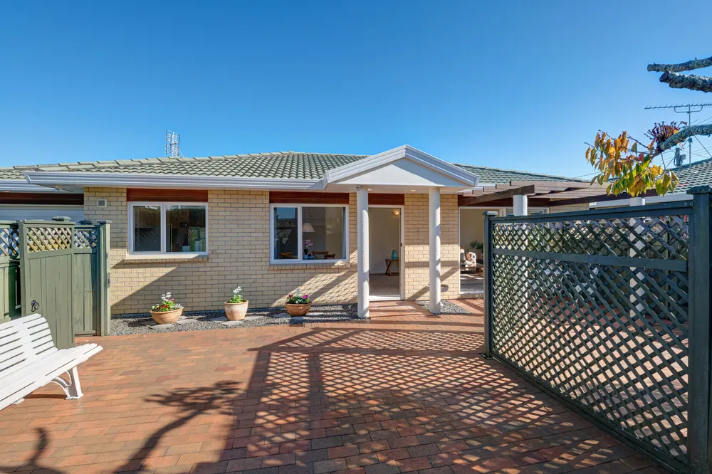 Photos of 2/16 Moenui Avenue