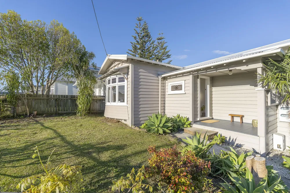 Photos of 8 Barrington Road