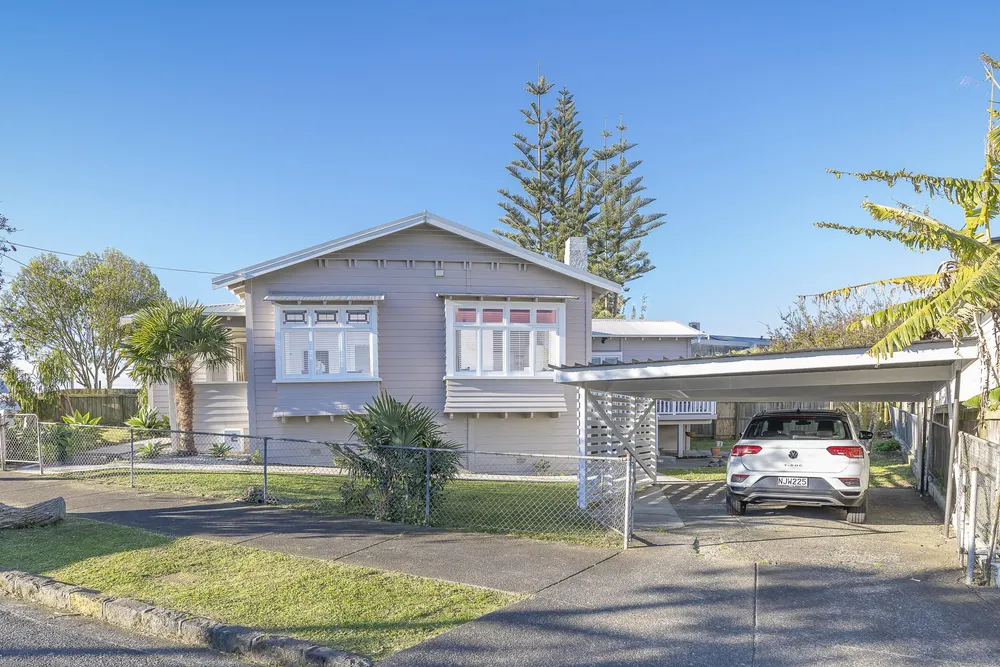 Photos of 8 Barrington Road