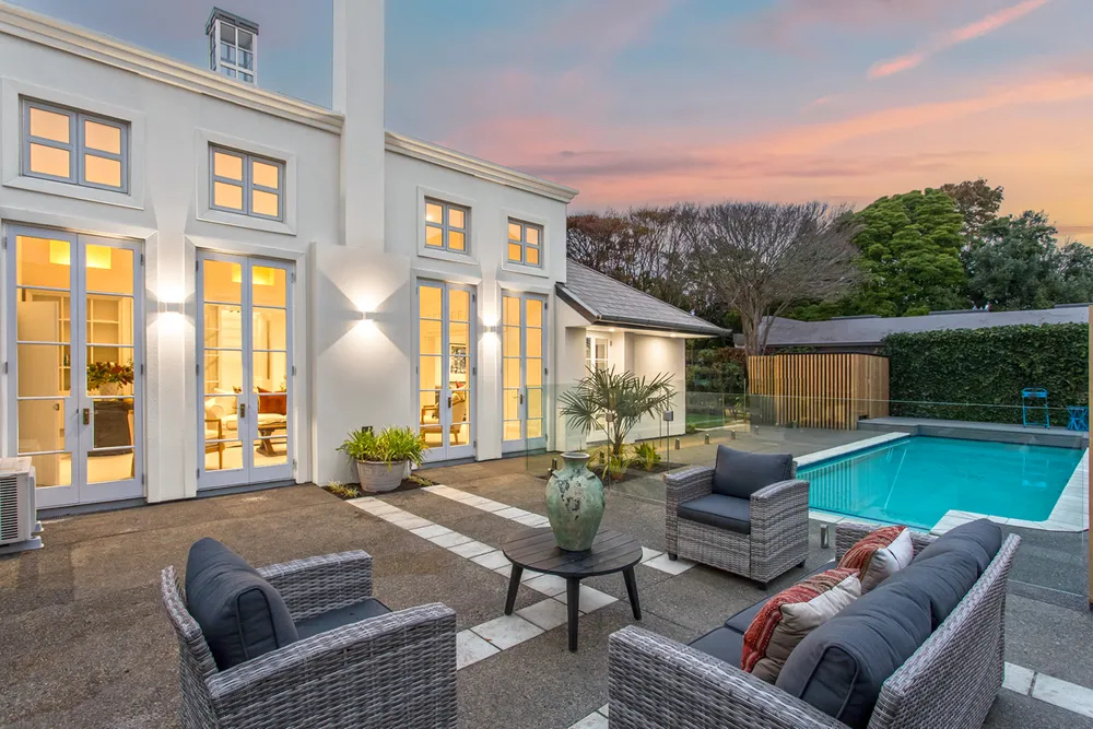 Photos of 17 Allister Avenue