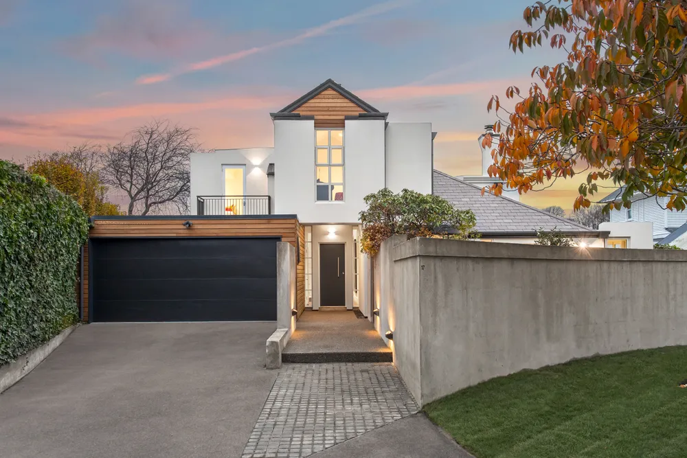 Photos of 17 Allister Avenue