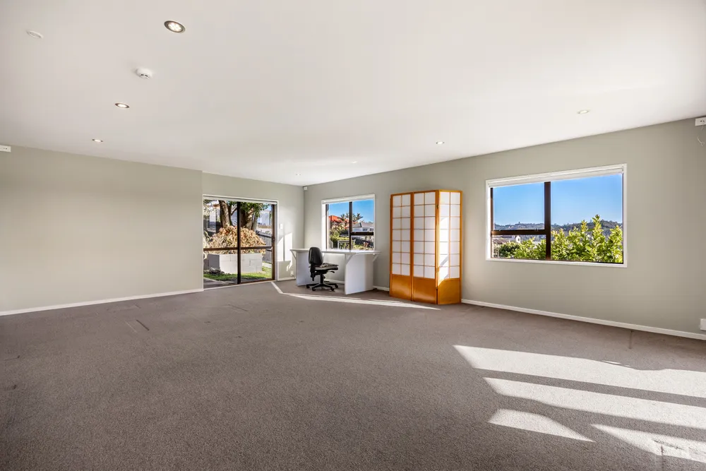 Photos of 137 West Hoe Heights