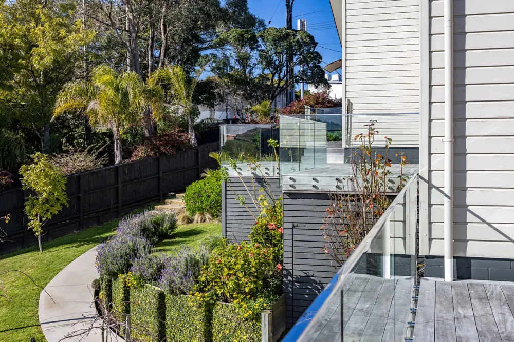 Photos of 137 West Hoe Heights