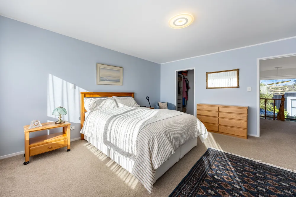 Photos of 137 West Hoe Heights
