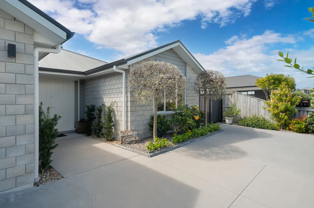 Photos of 124 Puhirake Crescent