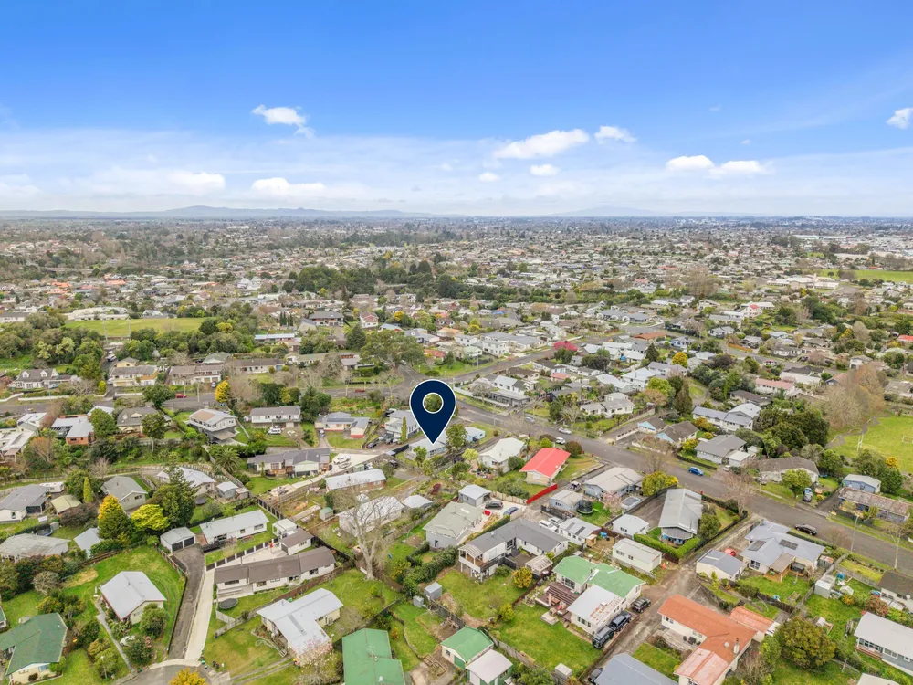 Photos of 48 Pohutukawa Drive