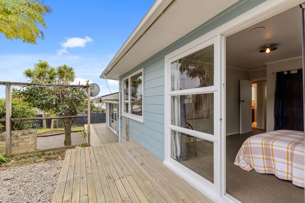 Photos of 48 Pohutukawa Drive