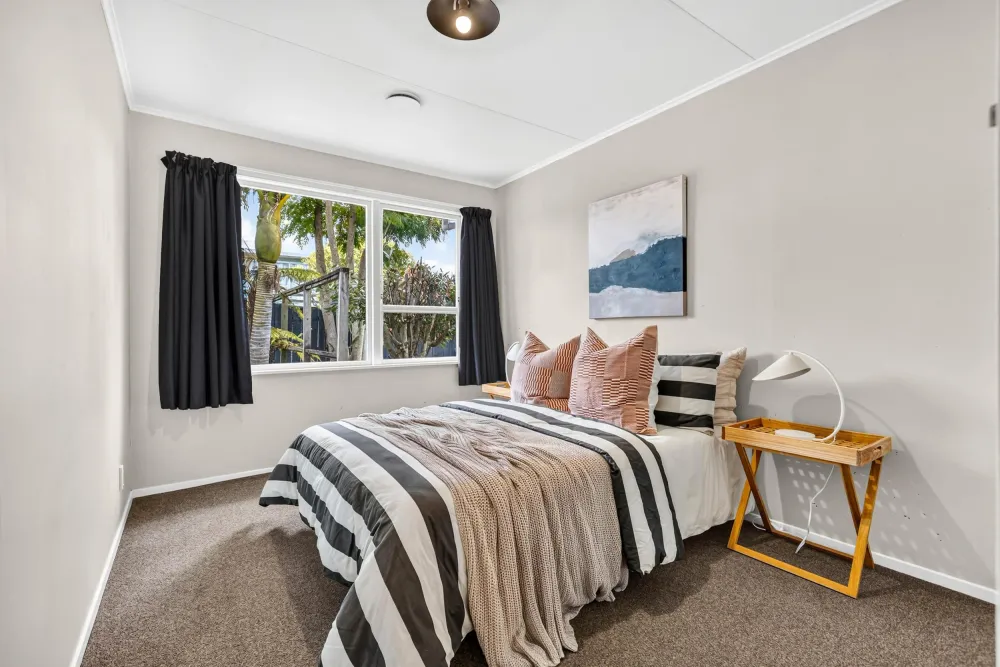 Photos of 48 Pohutukawa Drive