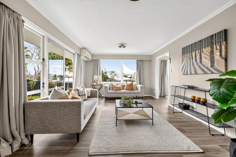 Photos of 48 Pohutukawa Drive