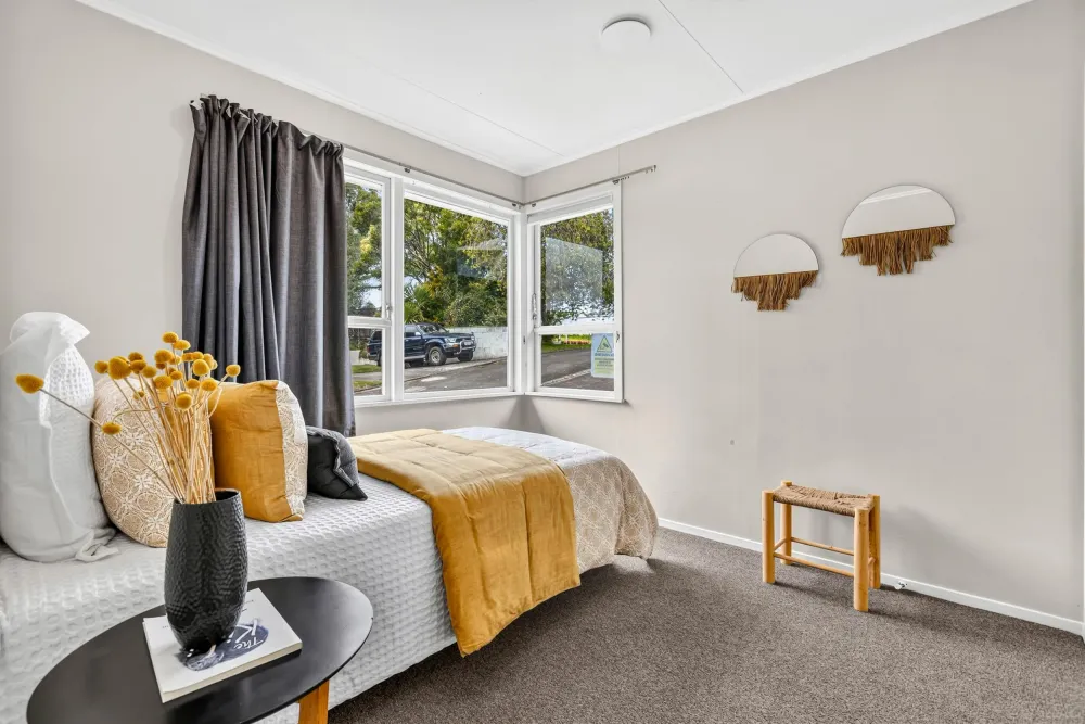 Photos of 48 Pohutukawa Drive