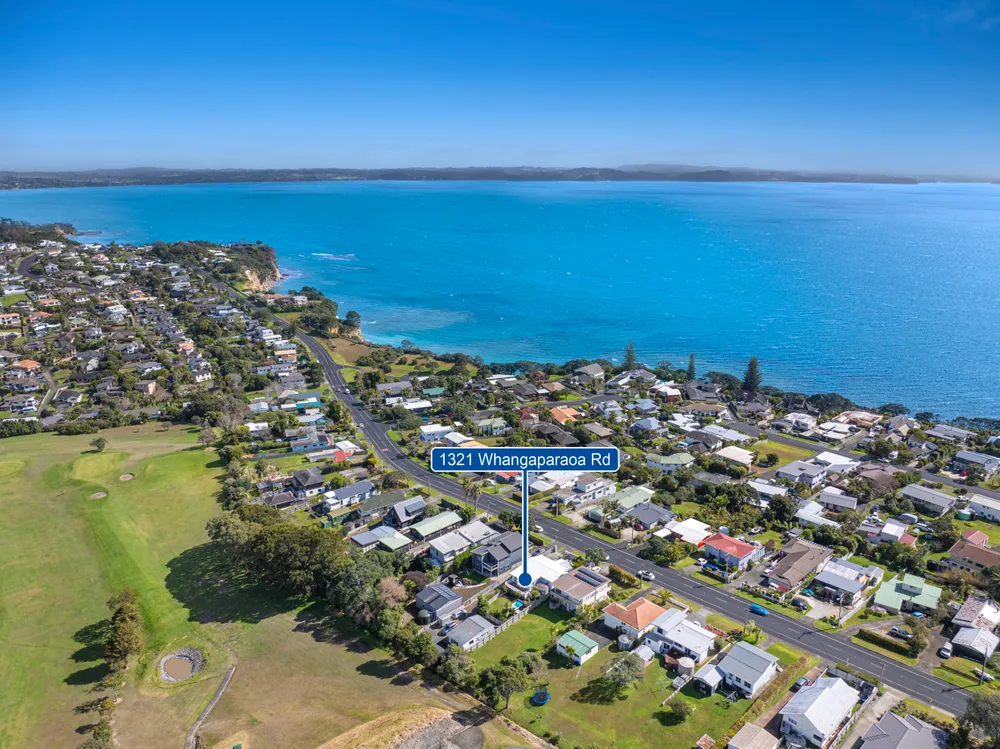 Photos of 1321 Whangaparaoa Road