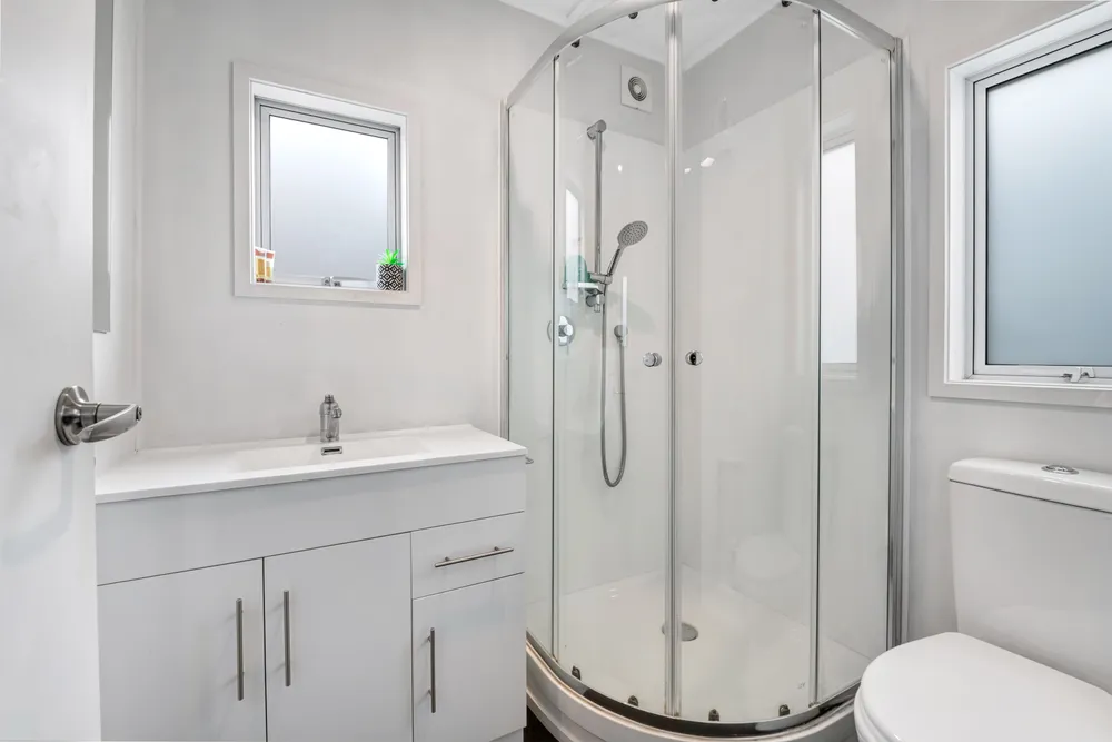 Photos of 1321 Whangaparaoa Road