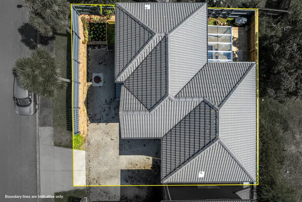 Photos of 1A Grandison Crescent