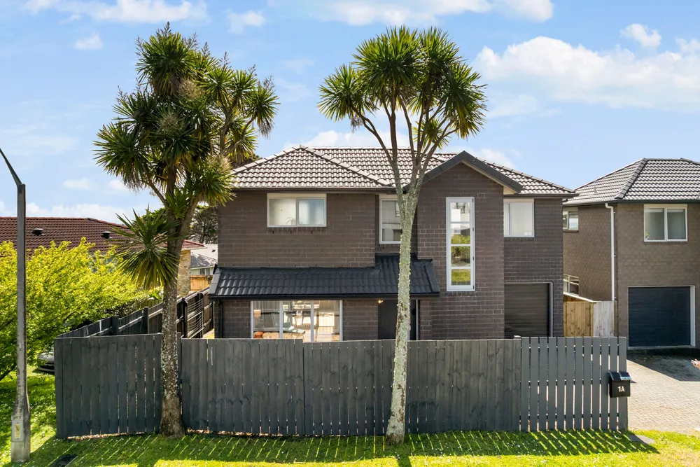 Photos of 1A Grandison Crescent