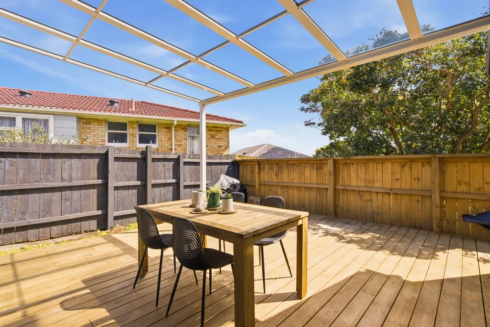 Photos of 1A Grandison Crescent
