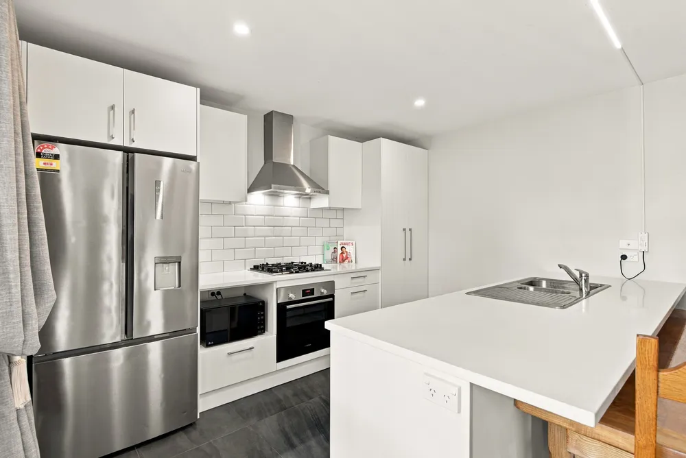 Photos of 1A Grandison Crescent