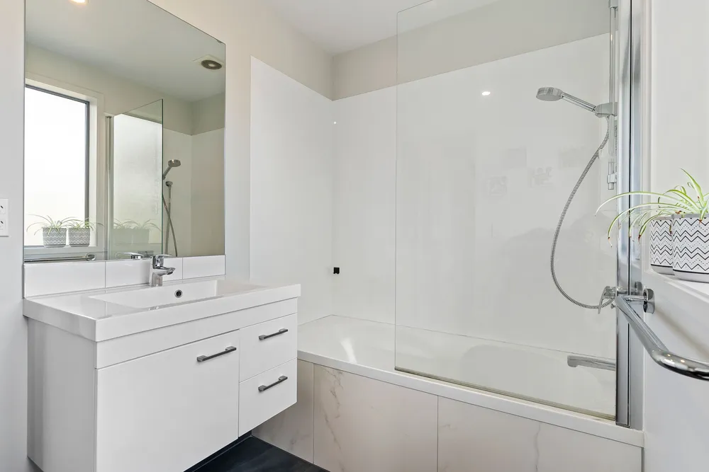 Photos of 1A Grandison Crescent