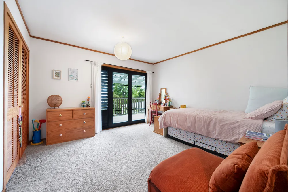 Photos of 33 Nigel Road