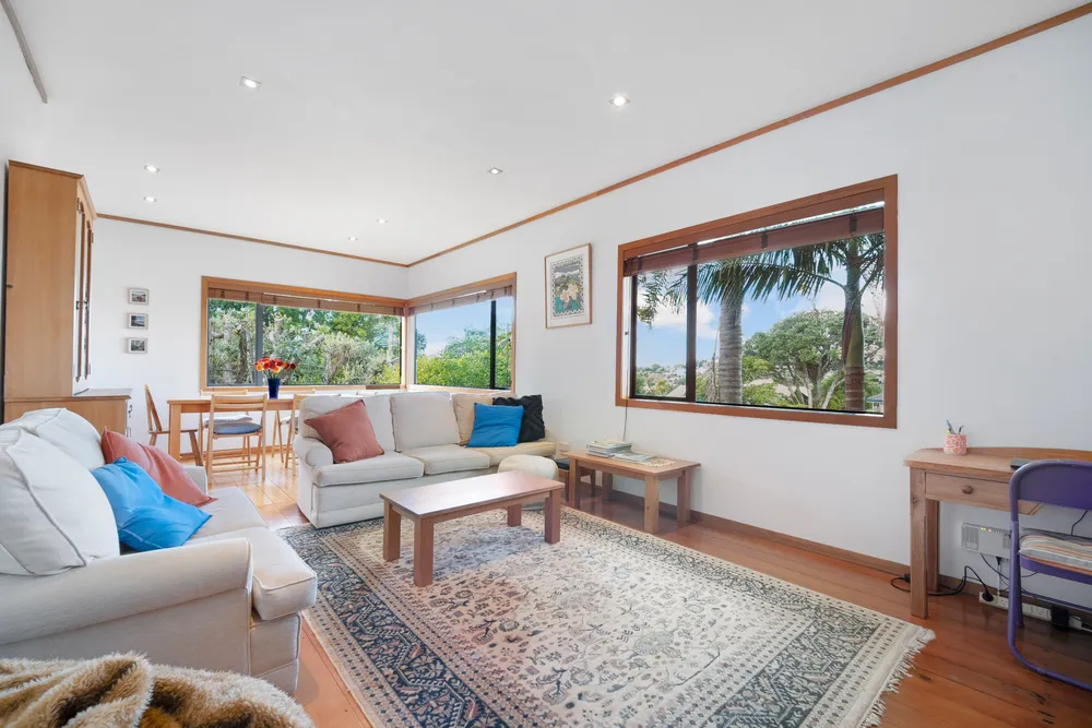 Photos of 33 Nigel Road