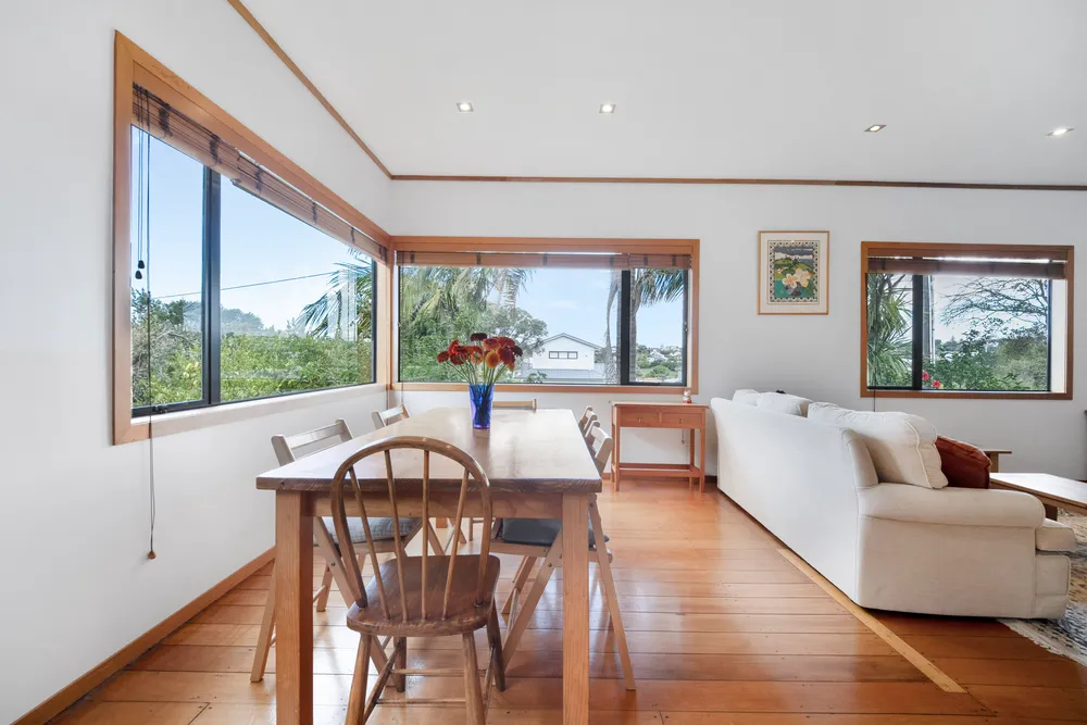 Photos of 33 Nigel Road