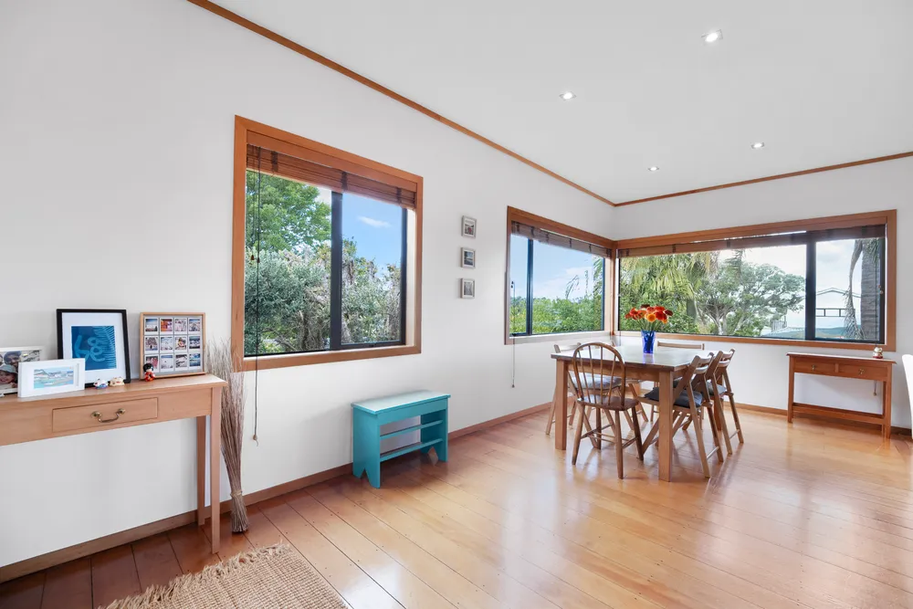 Photos of 33 Nigel Road